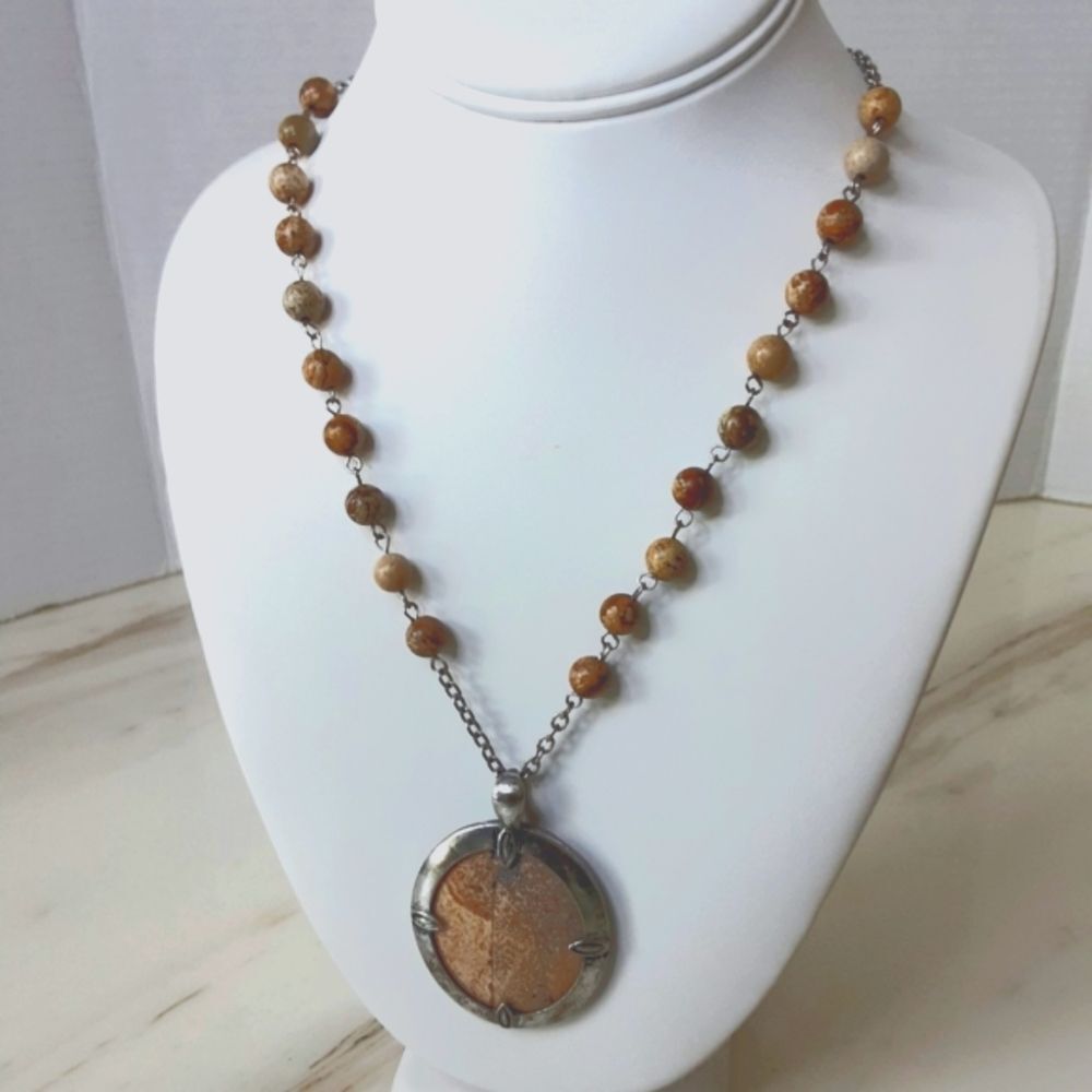 VTG STONE PENDANT SILVER TONE BEADED NECKLACE 32"
